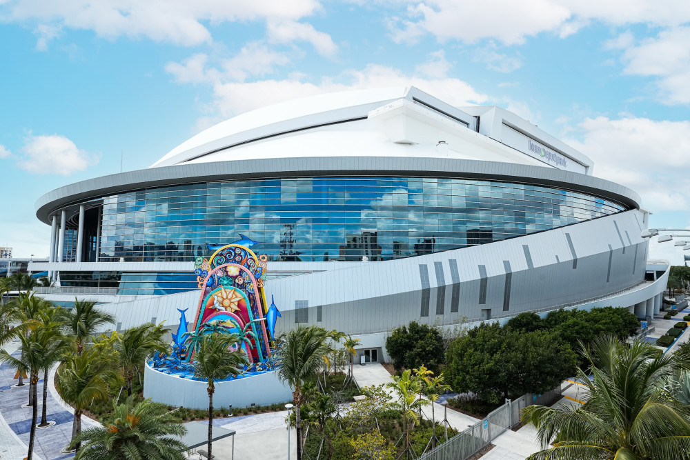 Assistez à un match au LoanDepot Park, domicile du Miami Marlins .