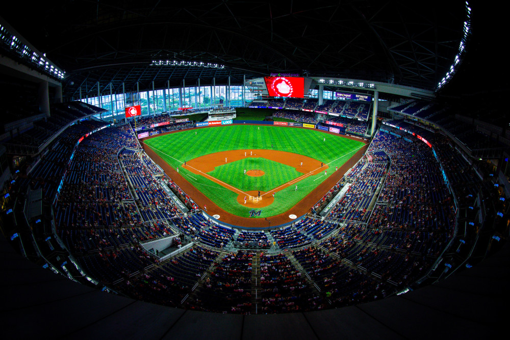 Miami Marlins jouer à un jeu au parc LoanDepot.