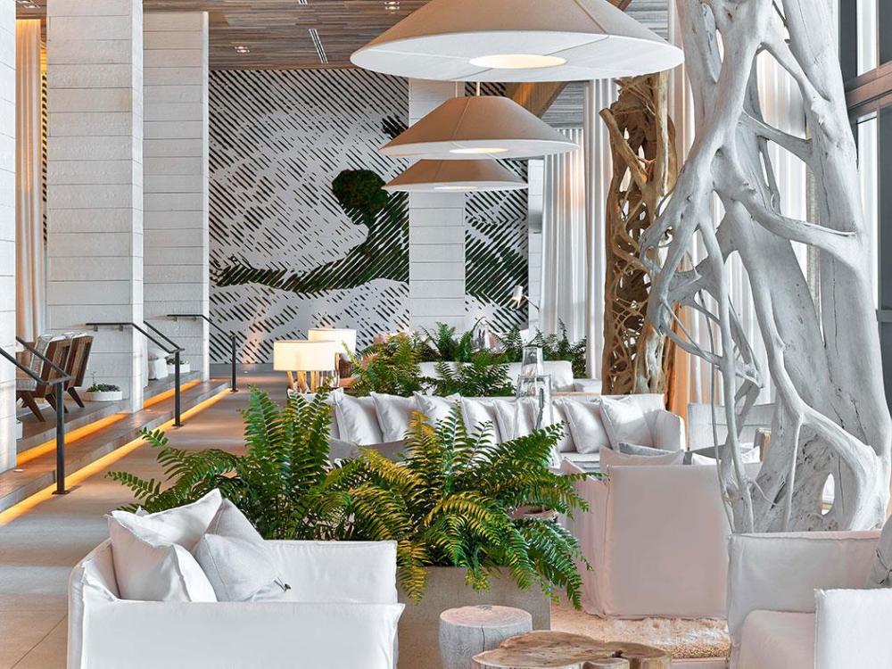 Hotel Hall