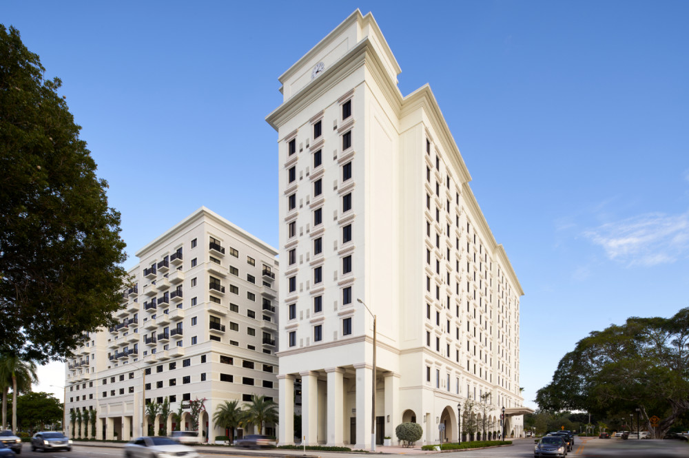 Tesi Hotel Miami è un resort urbano moderno Hotel sensibilità ed espressione artistica.