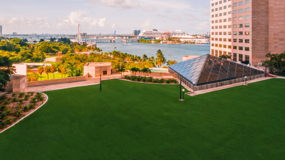 35,000 pés quadrados de espaço para eventos ao ar livre na cobertura no centro de Miami