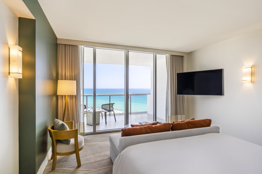 Junior Suite King Oceanfront - Eden RocMiami Beach