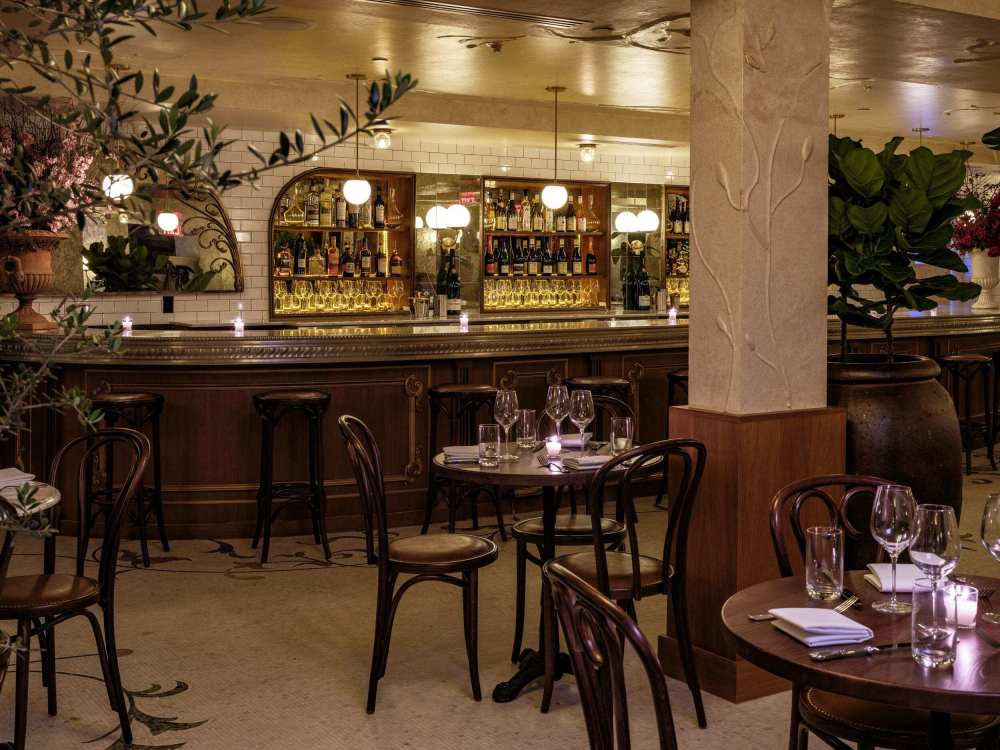 Tauchen Sie ein in das Goldene Zeitalter von Paris im La Grande Boucherie Miami.