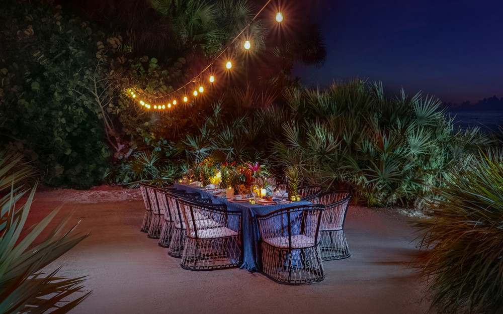Sole Miami, restaurant en plein air face à l'océan sur le Beach .