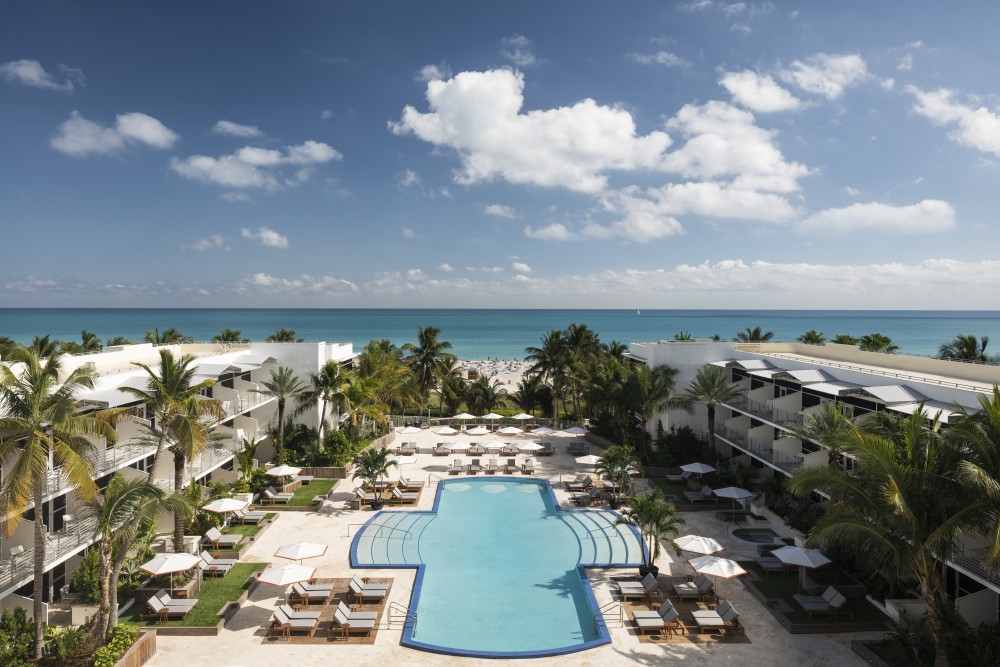 プールと大西洋の景色The Ritz-Carlton, South Beach