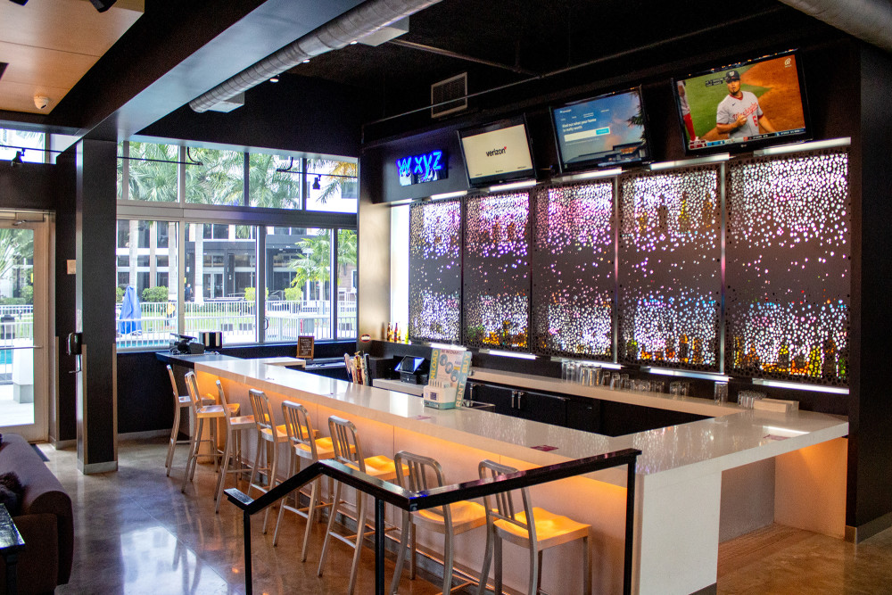 W XYZ Bar