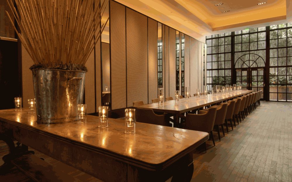 Organisez un dîner haut de gamme à Bourbon Steak Miami La salle à manger privée pouvant accueillir jusqu'à 40 invités.