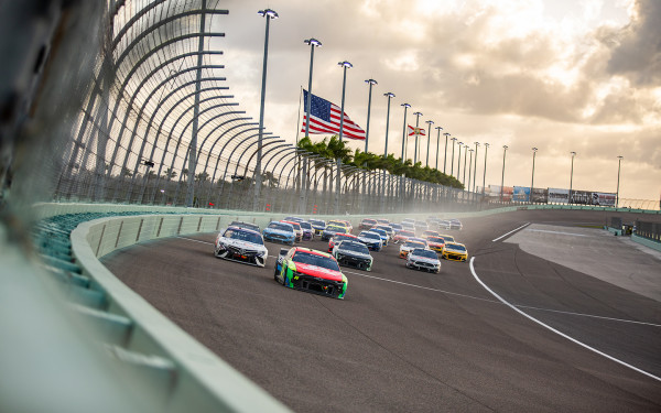 Série NASCAR Cup : Straight Talk sans fil 400
