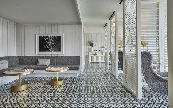 Surfside Spa nan klib la navige